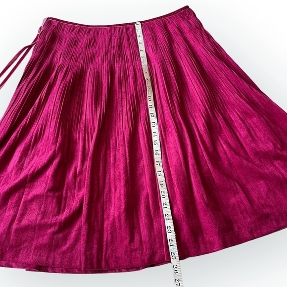 Lulu Castagnette Pleated Faux Suede Midi Skirt Pink Berry Size 12 NWT - Picture 16 of 16